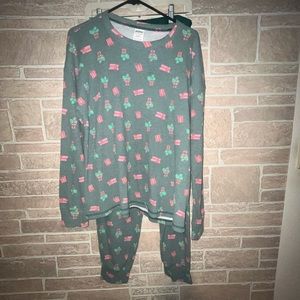 PINK  Victoria Secret Christmas print waffle knit pajamas with pockets size Xl